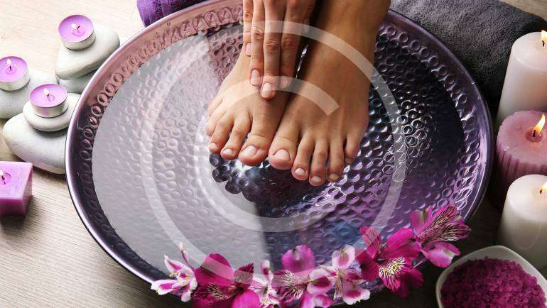 HAND AND FOOT MASSAGE